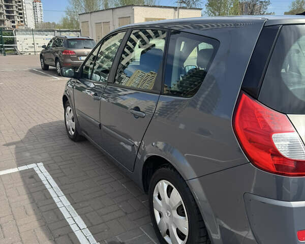 Серый Рено Гранд Сценик, объемом двигателя 1.9 л и пробегом 380 тыс. км за 4800 $, фото 4 на Automoto.ua