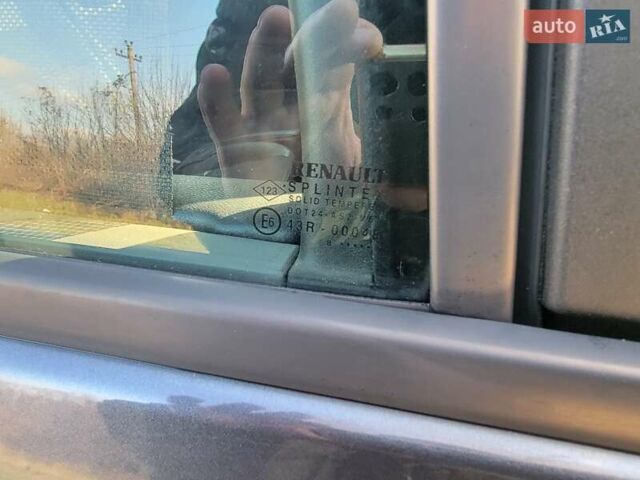 Сірий Рено Гранд Сценік, об'ємом двигуна 2 л та пробігом 195 тис. км за 5600 $, фото 15 на Automoto.ua