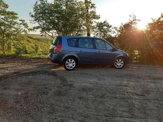 Серый Рено Гранд Сценик, объемом двигателя 1.5 л и пробегом 216 тыс. км за 6600 $, фото 82 на Automoto.ua