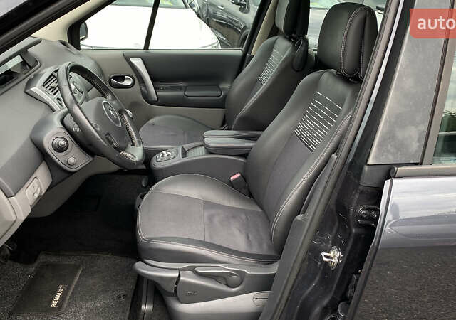 Серый Рено Гранд Сценик, объемом двигателя 2 л и пробегом 264 тыс. км за 5899 $, фото 47 на Automoto.ua