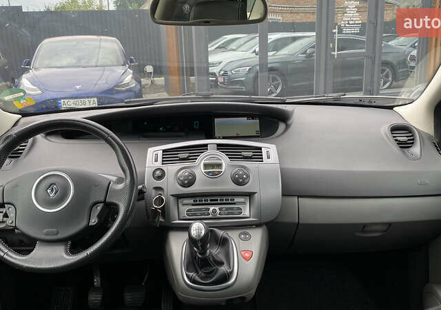 Серый Рено Гранд Сценик, объемом двигателя 2 л и пробегом 264 тыс. км за 5899 $, фото 30 на Automoto.ua