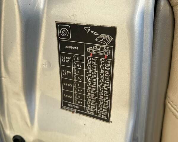 Серый Рено Гранд Сценик, объемом двигателя 1.46 л и пробегом 263 тыс. км за 6100 $, фото 29 на Automoto.ua