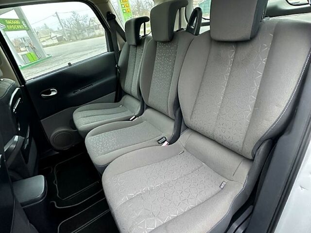 Серый Рено Гранд Сценик, объемом двигателя 1.6 л и пробегом 187 тыс. км за 5700 $, фото 12 на Automoto.ua