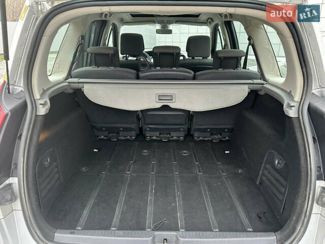 Серый Рено Гранд Сценик, объемом двигателя 1.6 л и пробегом 187 тыс. км за 5400 $, фото 52 на Automoto.ua