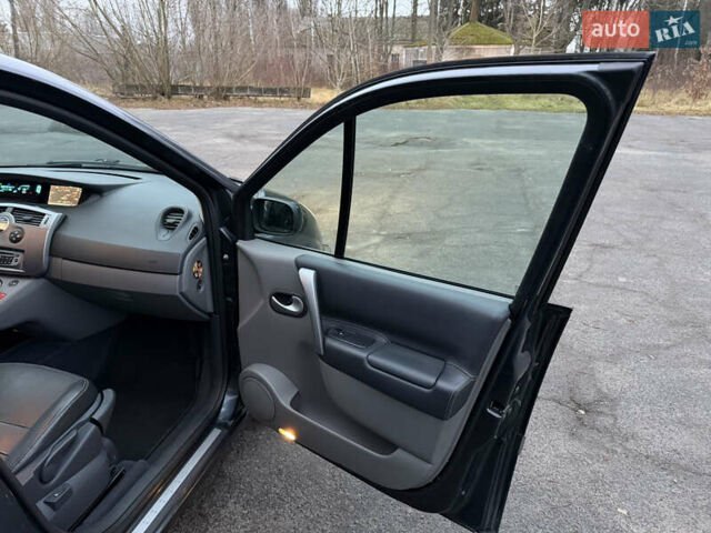 Серый Рено Гранд Сценик, объемом двигателя 2 л и пробегом 140 тыс. км за 5750 $, фото 19 на Automoto.ua