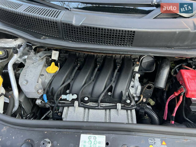 Серый Рено Гранд Сценик, объемом двигателя 2 л и пробегом 235 тыс. км за 4600 $, фото 61 на Automoto.ua