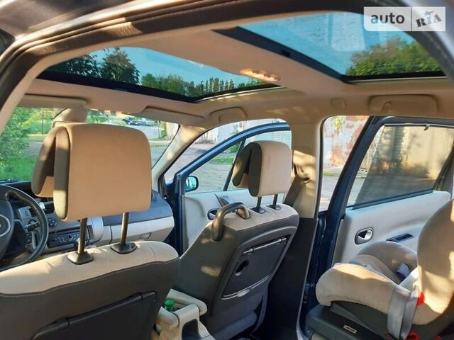 Серый Рено Гранд Сценик, объемом двигателя 1.5 л и пробегом 216 тыс. км за 6600 $, фото 2 на Automoto.ua