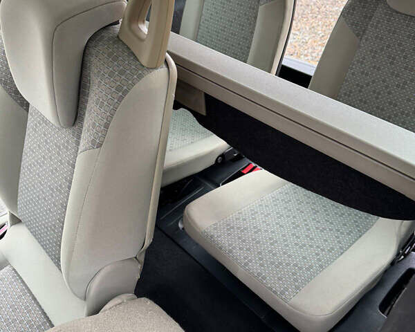 Серый Рено Гранд Сценик, объемом двигателя 1.6 л и пробегом 230 тыс. км за 5800 $, фото 44 на Automoto.ua