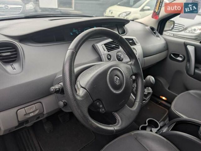 Рено Гранд Сценік 2008 у Рівному на Automoto.ua Сірий Рено Гранд Сценік, об'ємом двигуна 2 л та пробігом 220 тис. км за 5550 $, фото 26 на Automoto.ua