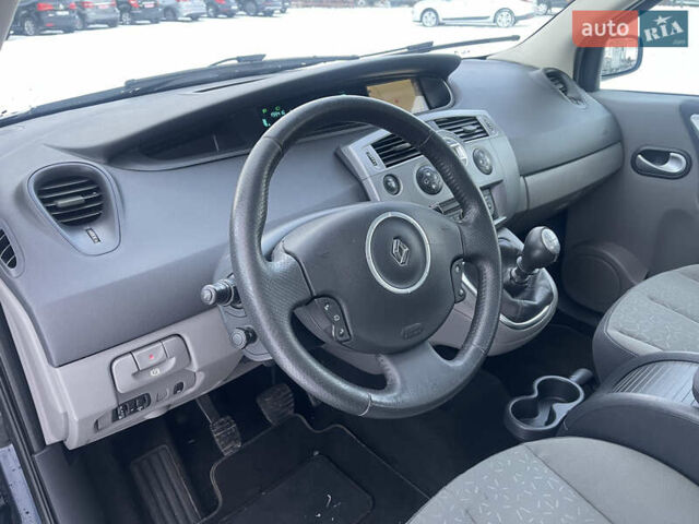 Серый Рено Гранд Сценик, объемом двигателя 1.6 л и пробегом 198 тыс. км за 5899 $, фото 14 на Automoto.ua