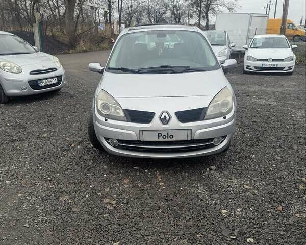 Серый Рено Гранд Сценик, объемом двигателя 2 л и пробегом 220 тыс. км за 5200 $, фото 6 на Automoto.ua