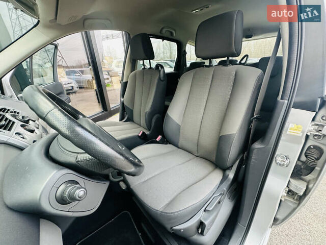 Серый Рено Гранд Сценик, объемом двигателя 1.6 л и пробегом 182 тыс. км за 6900 $, фото 34 на Automoto.ua