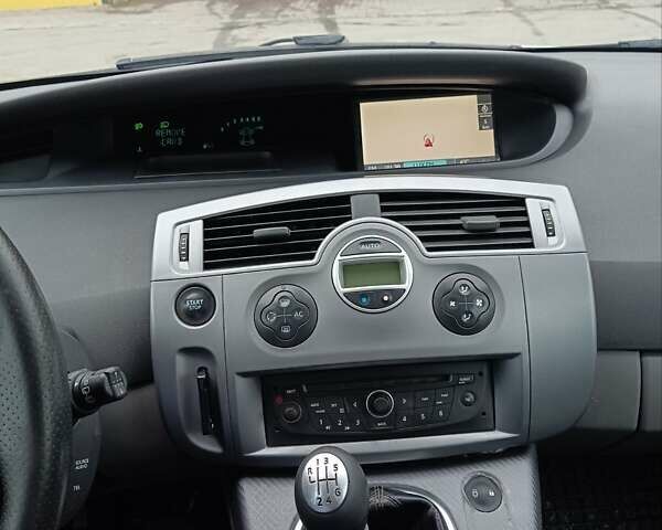 Серый Рено Гранд Сценик, объемом двигателя 1.5 л и пробегом 269 тыс. км за 5500 $, фото 21 на Automoto.ua