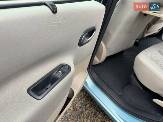 Серый Рено Гранд Сценик, объемом двигателя 1.6 л и пробегом 230 тыс. км за 5800 $, фото 41 на Automoto.ua