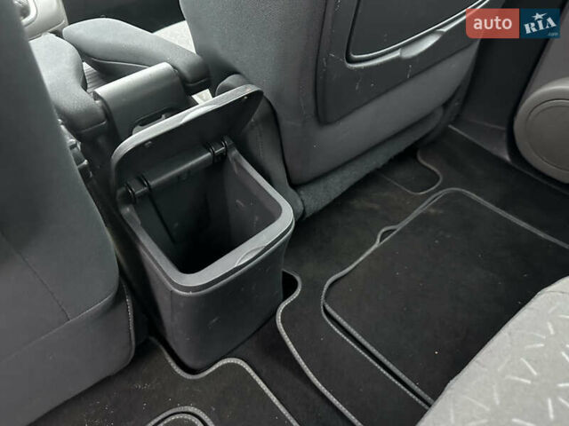 Серый Рено Гранд Сценик, объемом двигателя 1.6 л и пробегом 187 тыс. км за 5400 $, фото 44 на Automoto.ua