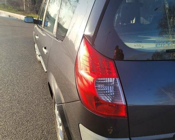 Сірий Рено Гранд Сценік, об'ємом двигуна 2 л та пробігом 195 тис. км за 5600 $, фото 30 на Automoto.ua