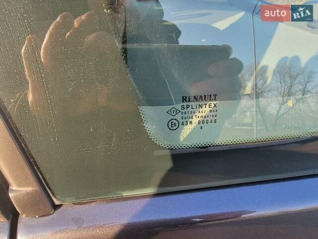 Сірий Рено Гранд Сценік, об'ємом двигуна 2 л та пробігом 195 тис. км за 5600 $, фото 18 на Automoto.ua