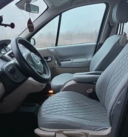 Серый Рено Гранд Сценик, объемом двигателя 1.46 л и пробегом 268 тыс. км за 5199 $, фото 8 на Automoto.ua