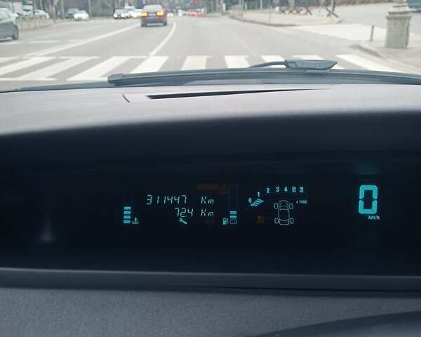 Серый Рено Гранд Сценик, объемом двигателя 1.46 л и пробегом 311 тыс. км за 4500 $, фото 17 на Automoto.ua