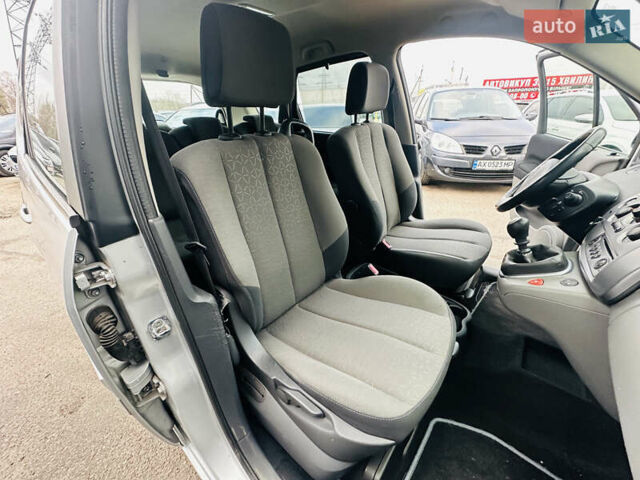 Серый Рено Гранд Сценик, объемом двигателя 1.6 л и пробегом 182 тыс. км за 6900 $, фото 33 на Automoto.ua