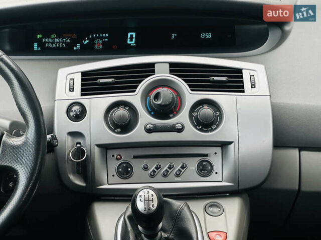 Серый Рено Гранд Сценик, объемом двигателя 1.6 л и пробегом 182 тыс. км за 6900 $, фото 24 на Automoto.ua