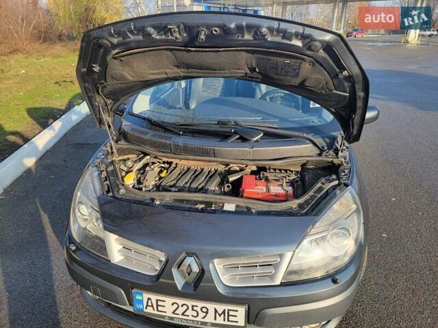 Сірий Рено Гранд Сценік, об'ємом двигуна 2 л та пробігом 195 тис. км за 5600 $, фото 39 на Automoto.ua