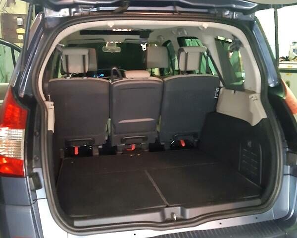 Серый Рено Гранд Сценик, объемом двигателя 1.5 л и пробегом 216 тыс. км за 6600 $, фото 75 на Automoto.ua