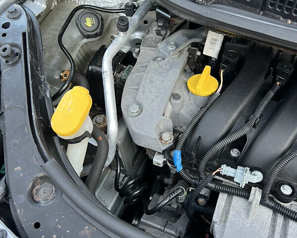 Серый Рено Гранд Сценик, объемом двигателя 2 л и пробегом 235 тыс. км за 4600 $, фото 62 на Automoto.ua