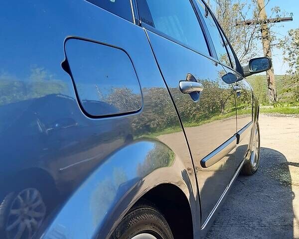 Серый Рено Гранд Сценик, объемом двигателя 1.5 л и пробегом 216 тыс. км за 6600 $, фото 11 на Automoto.ua