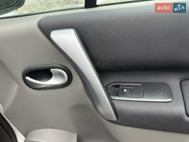 Серый Рено Гранд Сценик, объемом двигателя 1.6 л и пробегом 187 тыс. км за 5400 $, фото 27 на Automoto.ua