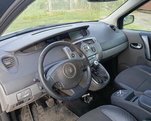 Серый Рено Гранд Сценик, объемом двигателя 1.9 л и пробегом 367 тыс. км за 6000 $, фото 19 на Automoto.ua