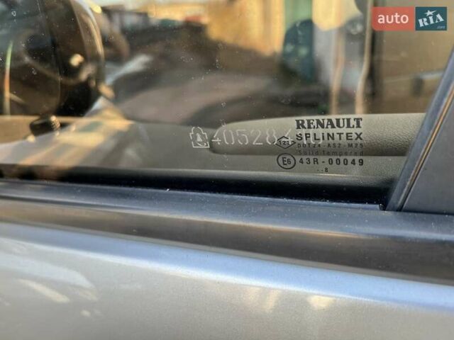 Серый Рено Гранд Сценик, объемом двигателя 1.46 л и пробегом 263 тыс. км за 6100 $, фото 18 на Automoto.ua