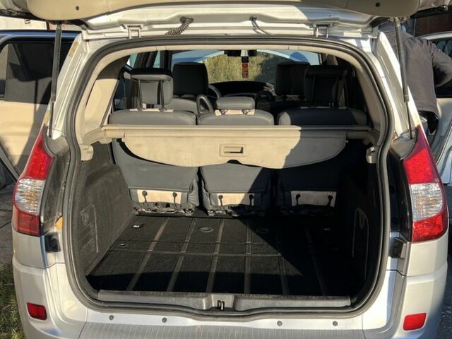 Серый Рено Гранд Сценик, объемом двигателя 1.5 л и пробегом 263 тыс. км за 6100 $, фото 6 на Automoto.ua