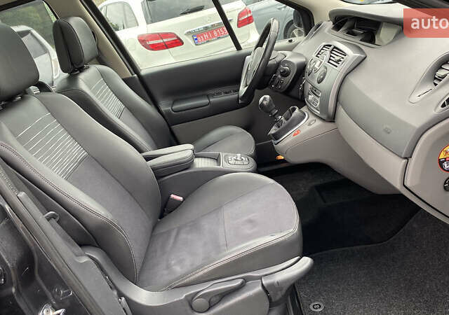 Серый Рено Гранд Сценик, объемом двигателя 2 л и пробегом 264 тыс. км за 5899 $, фото 29 на Automoto.ua