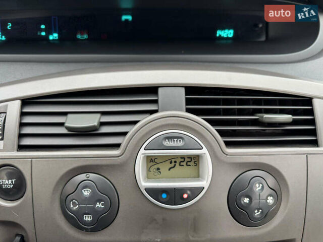 Серый Рено Гранд Сценик, объемом двигателя 1.6 л и пробегом 230 тыс. км за 5800 $, фото 31 на Automoto.ua