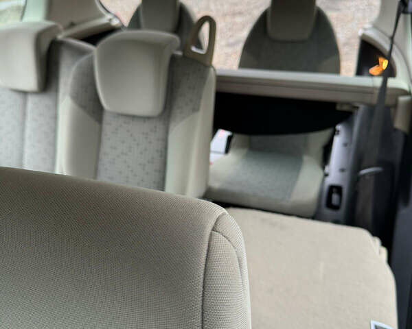 Серый Рено Гранд Сценик, объемом двигателя 1.6 л и пробегом 230 тыс. км за 5800 $, фото 46 на Automoto.ua