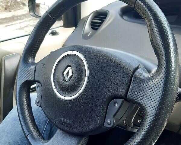 Серый Рено Гранд Сценик, объемом двигателя 1.5 л и пробегом 216 тыс. км за 6600 $, фото 24 на Automoto.ua