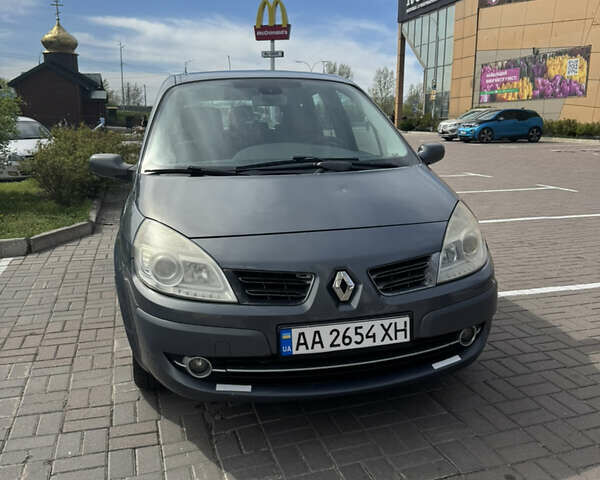 Серый Рено Гранд Сценик, объемом двигателя 1.9 л и пробегом 380 тыс. км за 4800 $, фото 1 на Automoto.ua