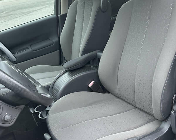 Серый Рено Гранд Сценик, объемом двигателя 1.6 л и пробегом 187 тыс. км за 5400 $, фото 37 на Automoto.ua