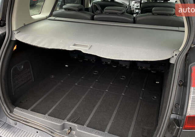 Серый Рено Гранд Сценик, объемом двигателя 2 л и пробегом 264 тыс. км за 5899 $, фото 25 на Automoto.ua