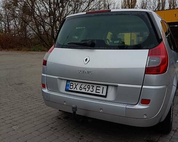 Серый Рено Гранд Сценик, объемом двигателя 1.5 л и пробегом 269 тыс. км за 5500 $, фото 9 на Automoto.ua