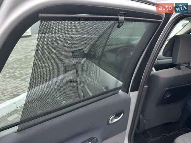 Серый Рено Гранд Сценик, объемом двигателя 1.6 л и пробегом 187 тыс. км за 5400 $, фото 35 на Automoto.ua