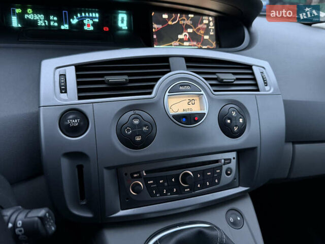 Серый Рено Гранд Сценик, объемом двигателя 2 л и пробегом 140 тыс. км за 5750 $, фото 29 на Automoto.ua