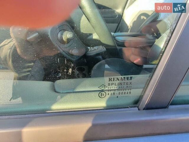 Сірий Рено Гранд Сценік, об'ємом двигуна 2 л та пробігом 195 тис. км за 5600 $, фото 21 на Automoto.ua