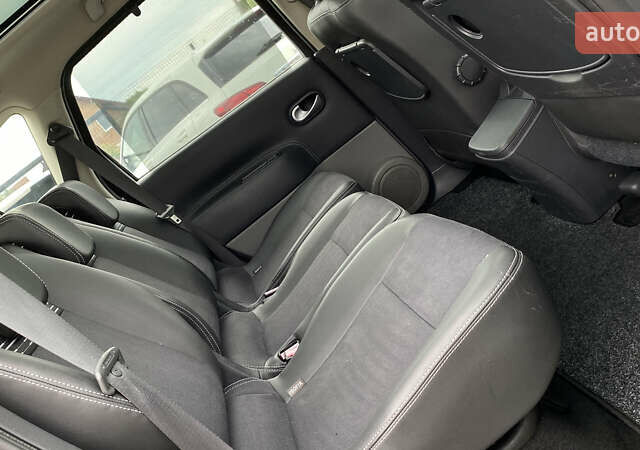 Серый Рено Гранд Сценик, объемом двигателя 2 л и пробегом 264 тыс. км за 5899 $, фото 33 на Automoto.ua