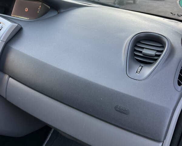 Серый Рено Гранд Сценик, объемом двигателя 2 л и пробегом 235 тыс. км за 4600 $, фото 43 на Automoto.ua