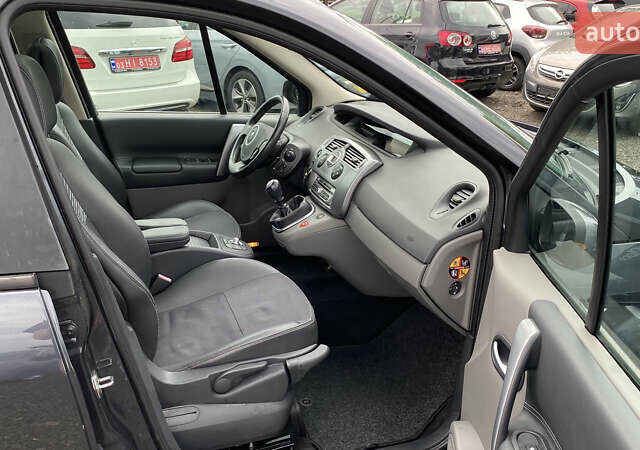 Серый Рено Гранд Сценик, объемом двигателя 2 л и пробегом 264 тыс. км за 5899 $, фото 28 на Automoto.ua