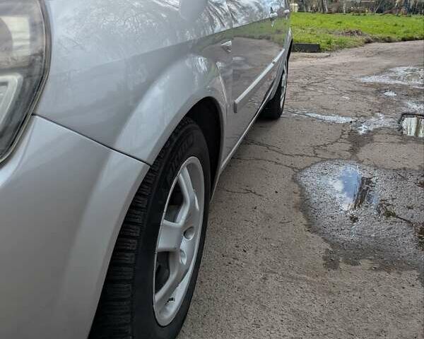 Сірий Рено Гранд Сценік, об'ємом двигуна 2 л та пробігом 220 тис. км за 5500 $, фото 16 на Automoto.ua