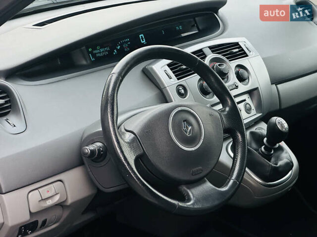 Серый Рено Гранд Сценик, объемом двигателя 1.6 л и пробегом 182 тыс. км за 6900 $, фото 35 на Automoto.ua
