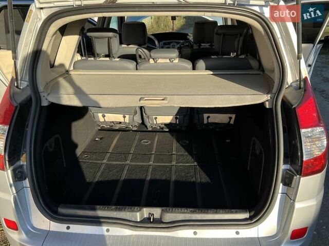 Серый Рено Гранд Сценик, объемом двигателя 1.46 л и пробегом 263 тыс. км за 6100 $, фото 7 на Automoto.ua